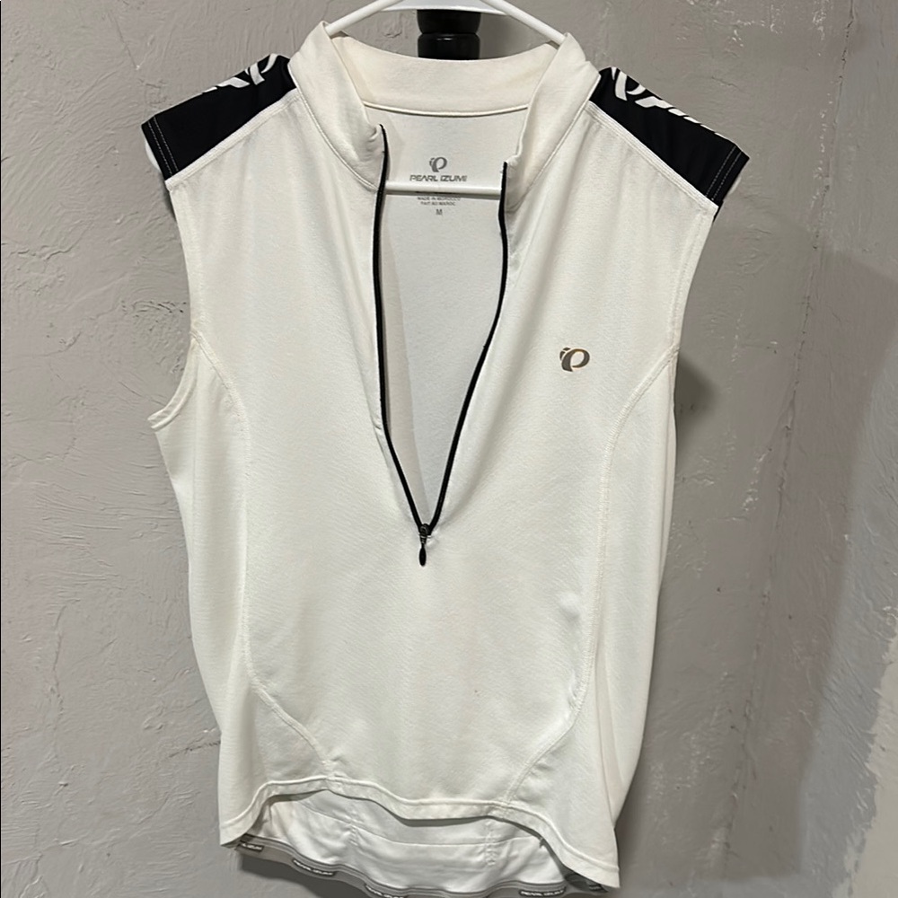 Pearl Izumi Women's White Sleeveless Top